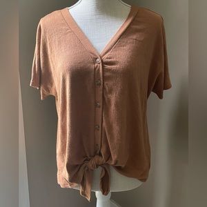 Ladies Sz M Tie Front Top - So Cute!